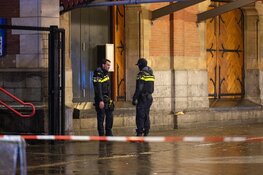 Persoon neergestoken nabij Amsterdam Centraal