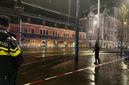 Persoon neergestoken nabij Amsterdam Centraal