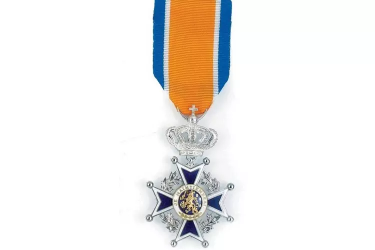 Scheidsrechter en trainer benoemd tot Ridder in de Orde van Oranje-Nassau
