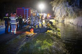 Hulpdiensten groots uitgerukt voor gedumpte deelscooter in Ouderkerk aan de Amstel