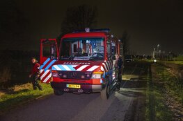 Hulpdiensten groots uitgerukt voor gedumpte deelscooter in Ouderkerk aan de Amstel