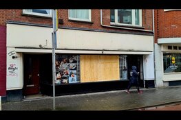 Kapperszaak beschadigd door vermoedelijk zwaar vuurwerk; politie zoekt getuigen