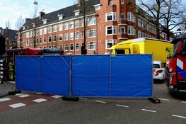 Fietsster belandt onder vrachtwagen na aanrijding