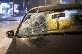 Persoon op step zwaargewond na aanrijding op Wibautstraat