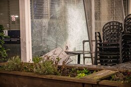 Explosief afgegaan bij gevel restaurant in Bos en Lommer