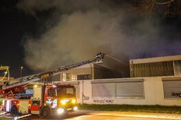 Grote brand bij bedrijf in Westpoort