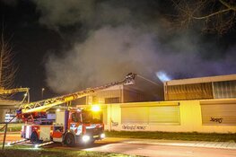 Grote brand bij bedrijf in Westpoort