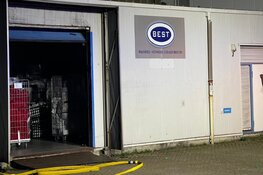 Grote brand bij bedrijf in Westpoort