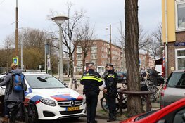 Medewerker kapperszaak lichtgewond bij overval in Amsterdam