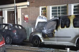 Brandstichting Admiralengracht: drie voertuigen in brand