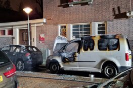 Brandstichting Admiralengracht: drie voertuigen in brand