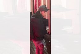 Gezocht: Straatroof door voetbaltruc in Boomsteeg