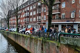 Auto te water en gezonken in Amsterdam