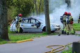 Auto in brand op Perenpad in Amsterdam