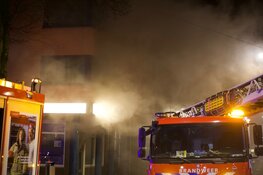 Grote brand aan Wijttenbachstraat in Amsterdam