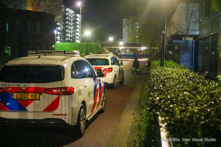 Lichtgewonde bij steekincident in Amsterdam-Zuidoost