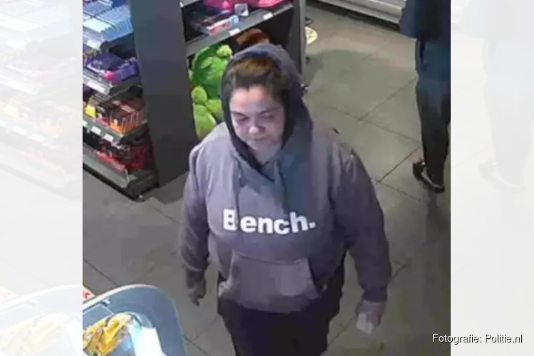 Gezocht: Pinnen na brutale diefstal bij bejaarde man