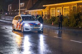 Man neergestoken bij bushalte in Amsterdam-Noord
