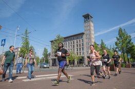 Iedereen samen in beweging tijdens Indische Buurt Run