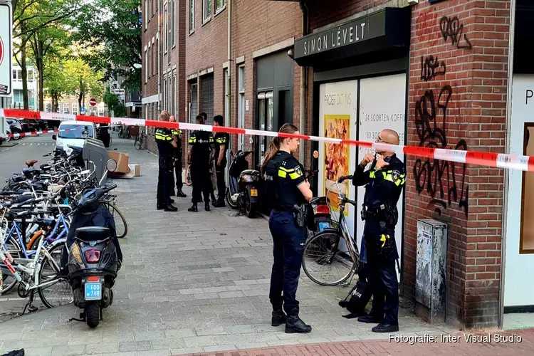Schoten gelost in wooncomplex; aangehouden verdachten op vrije voeten
