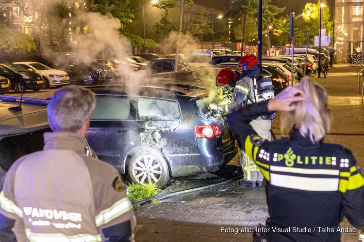 Auto door brand verwoest in Osdorp