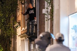 Arrestatieteam valt woning binnen in centrum Amsterdam