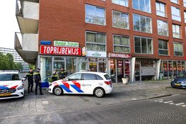 Explosie bij geldwisselkantoor Bijlmerdreef in Amsterdam Zuidoost