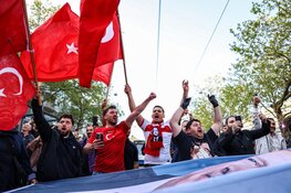 Overwinning Erdogan flink gevierd in Amsterdam. Burgemeester De Vlugtlaan inmiddels afgesloten