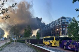 Uitslaande brand in appartementencomplex Joan Muyskenweg