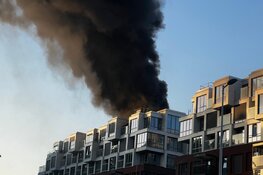 Uitslaande brand in appartementencomplex Joan Muyskenweg