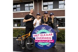 Drukte en diversiteit in snelheid: Vervoerregio Amsterdam roept op tot sociaal verkeersgedrag