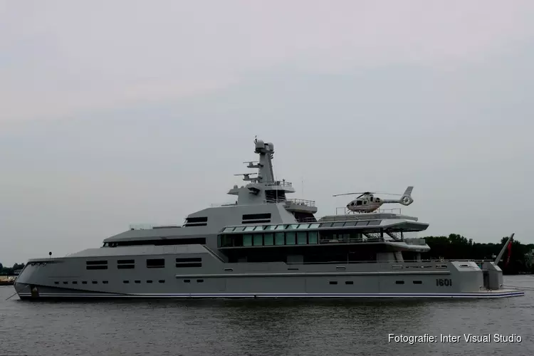 Superjacht gezien bij Java-eiland
