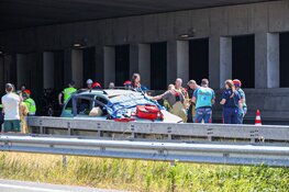 Twee gewonden bij botsing op A1 in Muiden