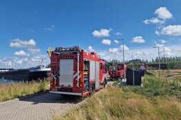 Brand op binnenvaartschip in Afrikahaven