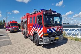 Brand op binnenvaartschip in Afrikahaven