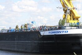 Brand op binnenvaartschip in Afrikahaven