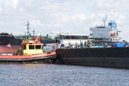 Brand op binnenvaartschip in Afrikahaven