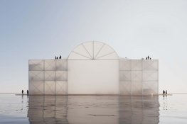 Amsterdammers bouwen drijvende kathedraal van stedelijk afvalmateriaal