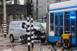 Tram ontspoort door storm in Amsterdam