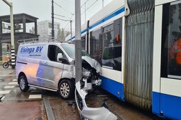 Tram ontspoort door storm in Amsterdam