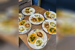 Heropening Coffee Connect ontmoetingsplek bewoners asielzoekerscentrum Willinklaan Amsterdam