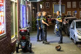 Medewerker avondwinkel gewond bij overval in Amsterdam Oost