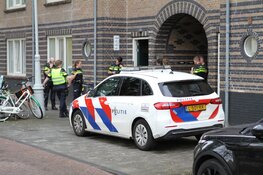 Zwaargewonde man belt aan bij woning in Spaarndammerbuurt