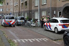 Zwaargewonde man belt aan bij woning in Spaarndammerbuurt