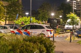 Politieonderzoek in parkje in Amsterdam-Zuidoost vanwege schietincident
