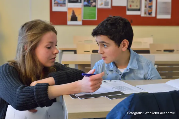 Tijdreizen en de stad ontdekken op de Amsterdamse zomerschool