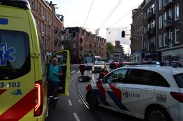Botsing tussen fietser en scooterrijder in Amsterdam
