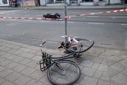 Botsing tussen fietser en scooterrijder in Amsterdam