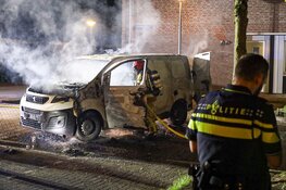 Bestelbus in brand op Kuilsenhofweg in Amsterdam-Zuidoost