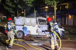 Bestelbus in brand op Kuilsenhofweg in Amsterdam-Zuidoost
